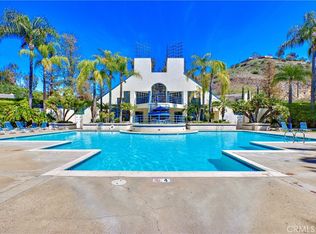 285 N Singingwood St UNIT 15, Orange, CA 92869