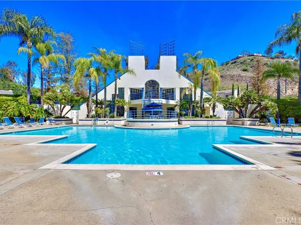 285 N Singingwood St Unit 15, Orange, CA 92869