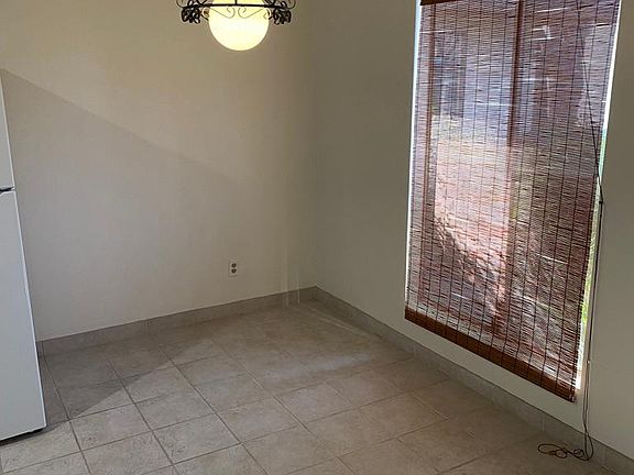 4th image of 1391 W Fairmont Ave #B