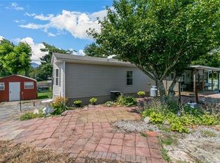 380 Youngs Cove Rd, Candler, NC 28715