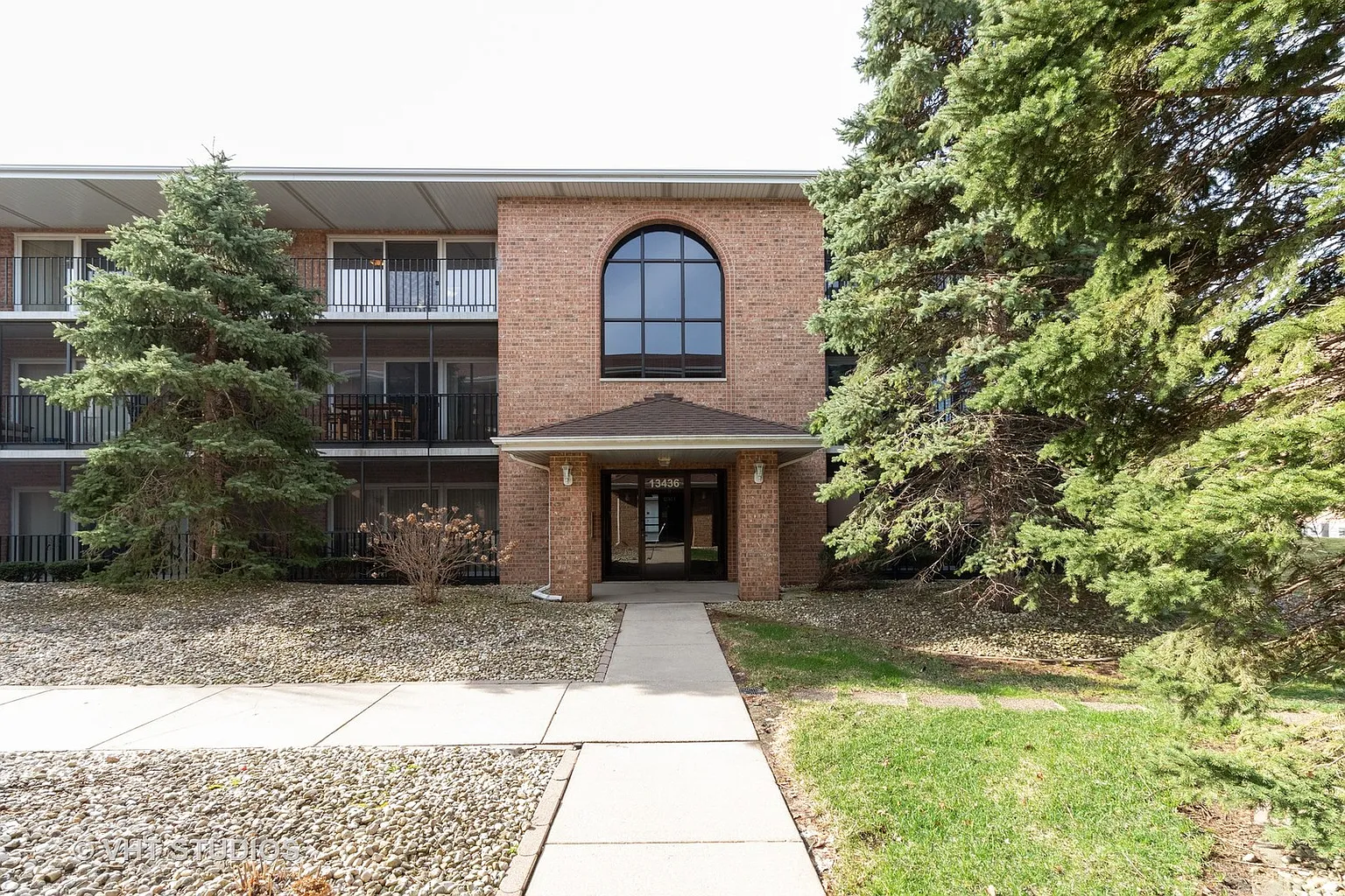 13436 E Circle Dr APT 411 photo 1