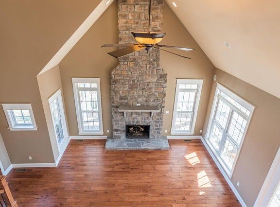 5th image of 805 Berkley Ct