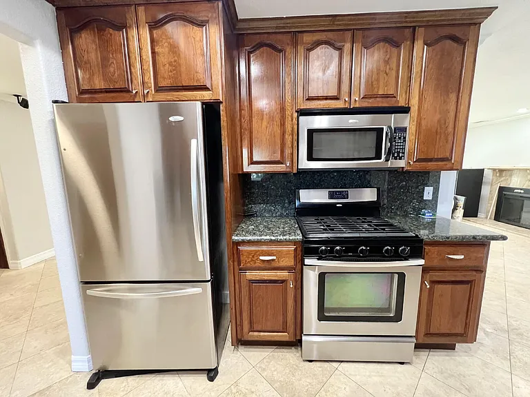 2494 Lone Oak Dr — Photo 30