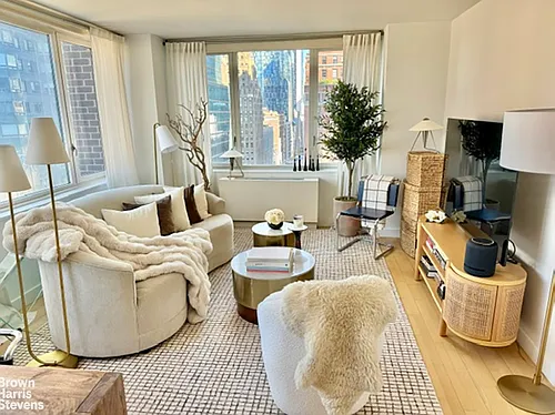 322 W 57th St #26H Photo 1