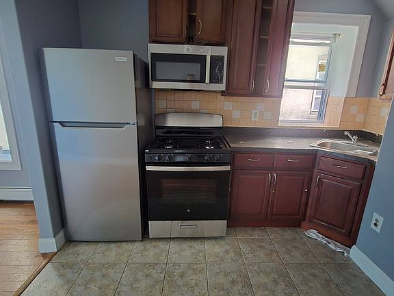 2nd image of 554 Avenue C APT 3D