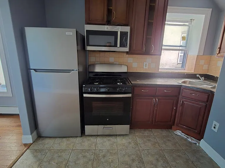 554 Avenue C #3D — Photo 2