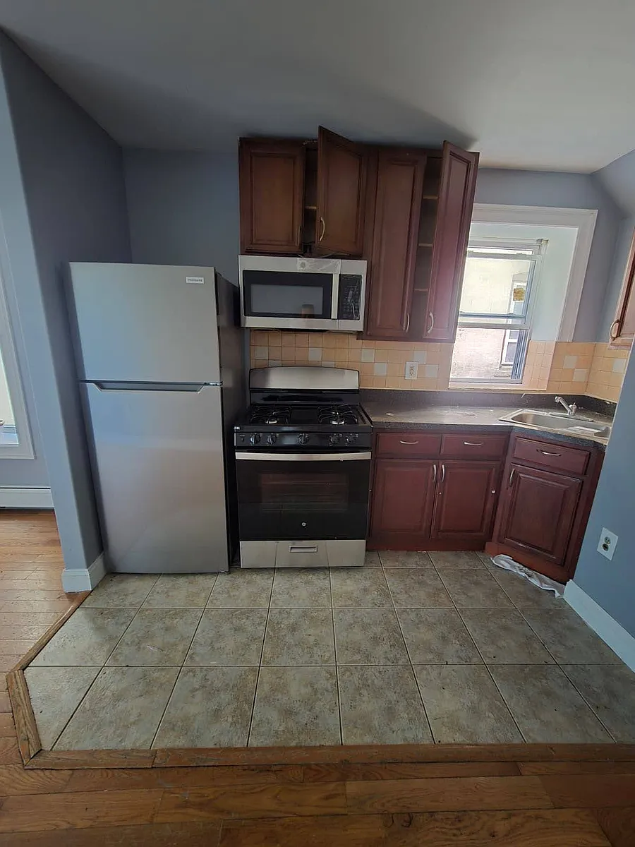 Building Photo - 554 Avenue C #3D