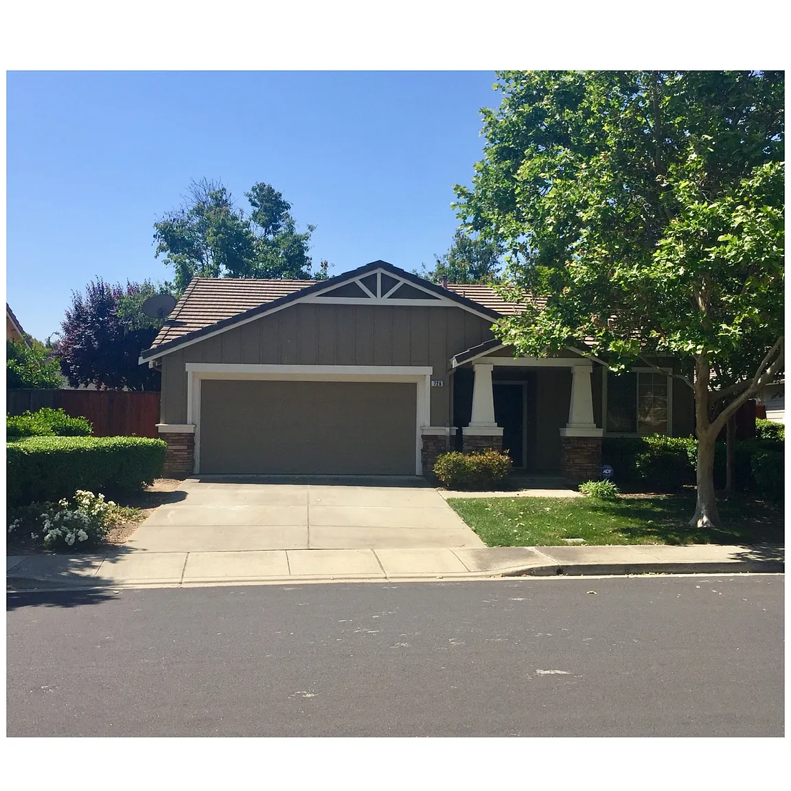 726 Saddleback Cir photo 1
