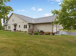 1256 Highridge Ct, Saint Paul, MN 55109