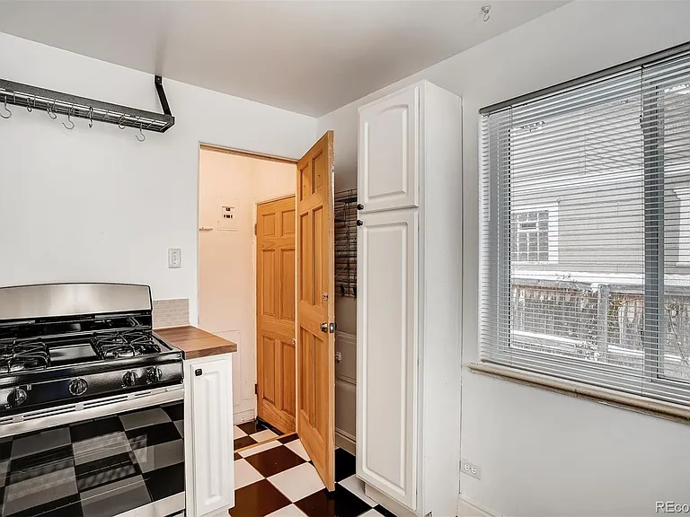 2500 E Jewell Ave — Photo 8