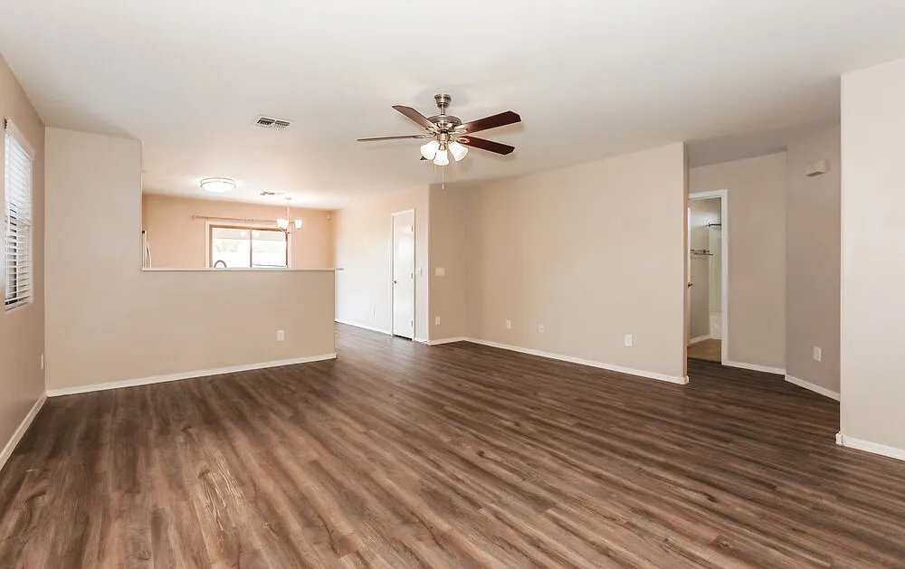 3 bed, 2.0 bath, 1230 sqft, $1,770 — Photo 3
