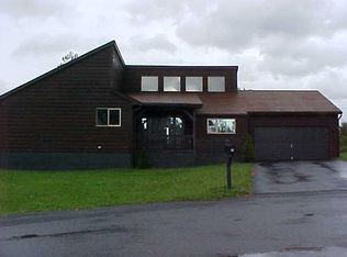 10 Cedarcrest Dr, East Greenbush, NY 12061