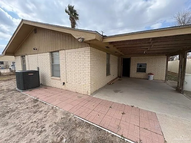 1128 N Los Ebanos Rd — Photo 20