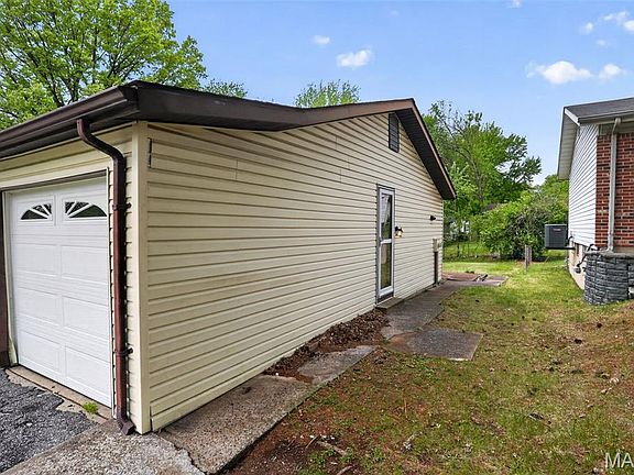 5th image of 6349 Honey Bee Ct