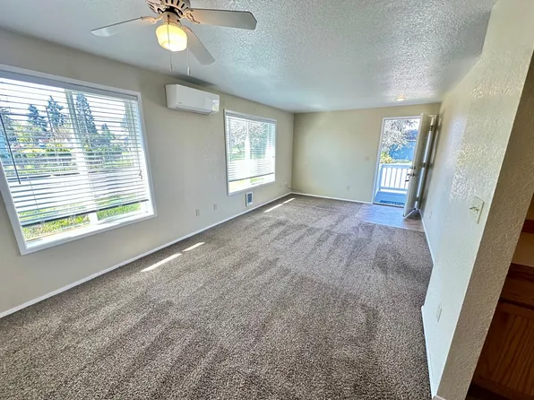 West Wakefield Street - 1120, 1120 W Wakefield St, Elma, WA 98541