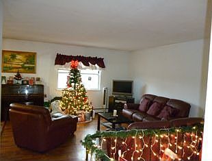 4th image of 185 Cantiague Rock Rd