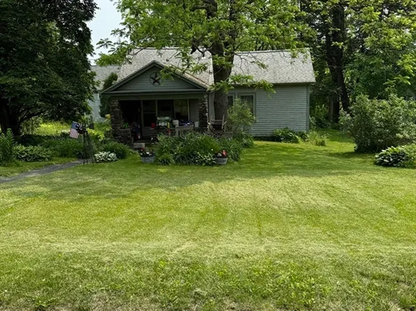 36 Railroad St, Amherst, MA 01002