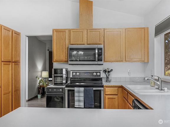 5th image of 15233 81st Avenue NW