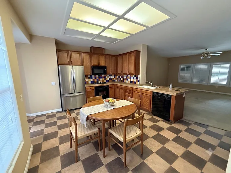 6401 Lavender Gate Dr — Photo 3