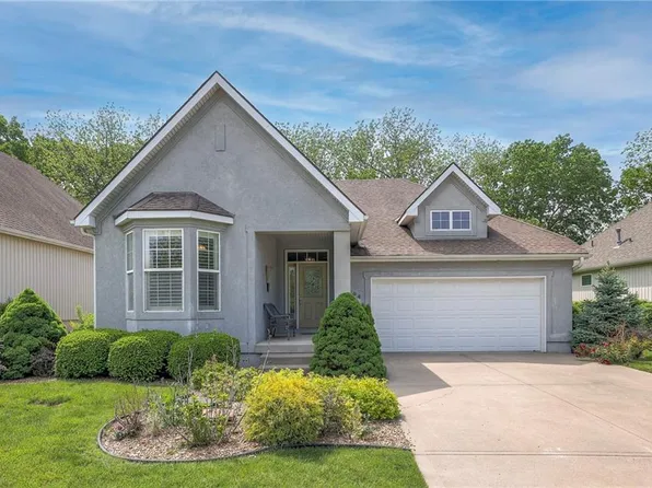 404 SW Wintergarden Dr, Lees Summit, MO 64081