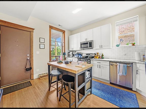 5th image of 3106 W Fullerton Ave #2