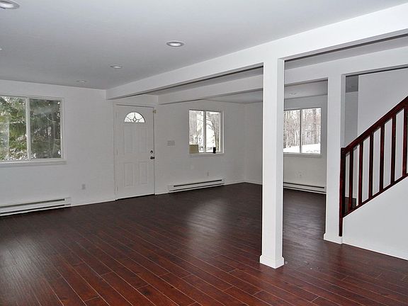 3rd image of 309 Winchester Dr