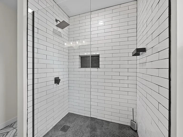 8708 Huebinger Pass — Photo 19