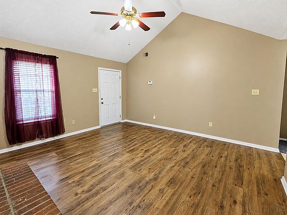 3rd image of 6619 Crested Oak Cv