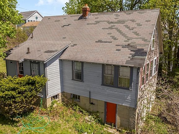 5th image of 114 Little Neck Rd