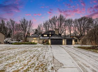 27110 Hickory St, Harrison Township, MI