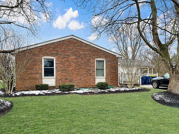4th image of 1107 Greenbrook Dr