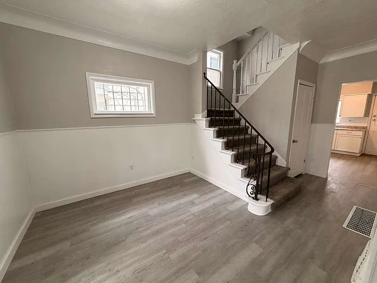 3103 Cottage Ave — Photo 2