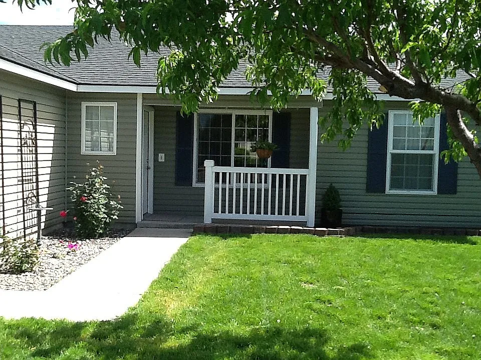 816 Jessica Ct photo 1