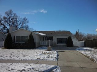 1517 4th Ave E, Williston, ND 58801