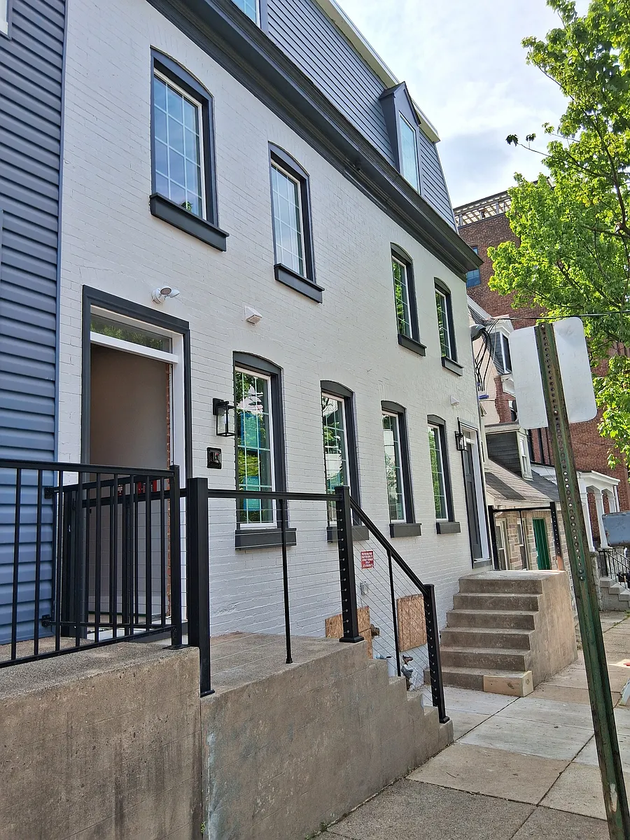 Building Photo - 329 N Mulberry St #5
