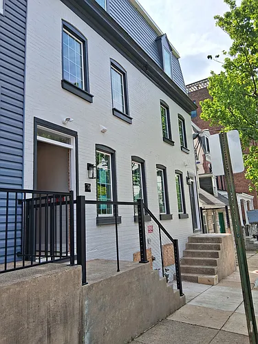 329 N Mulberry St Photo 1