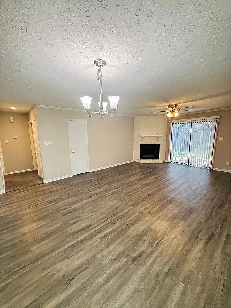 Beautiful Duplex Close to Mid-Town Savannah — Photo 3