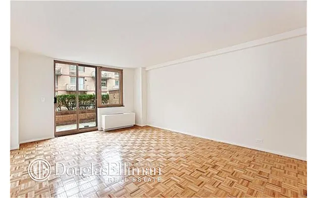 Rented by Douglas Elliman | media 23