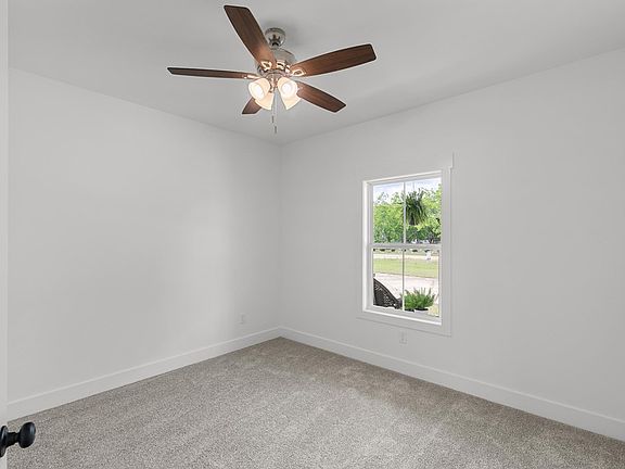 5th image of 158 Oscar Godwin Rd