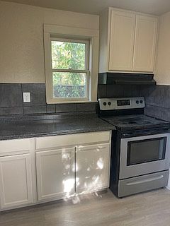 4th image of 320 Sierra Blvd Unit A