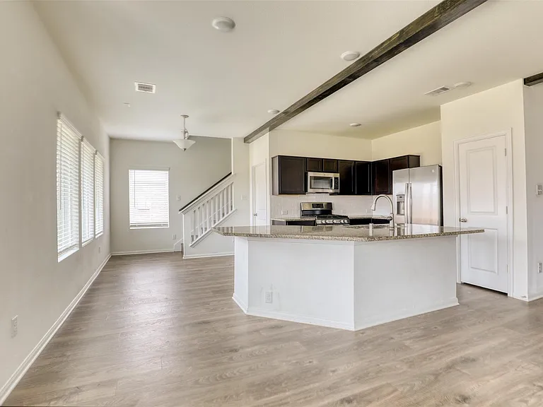 420 Magnolia St — Photo 7
