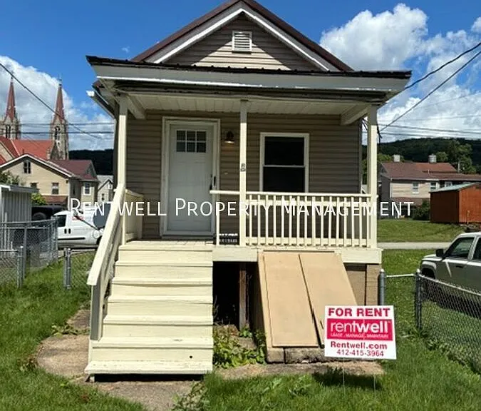 807 6th Ave — Photo 1