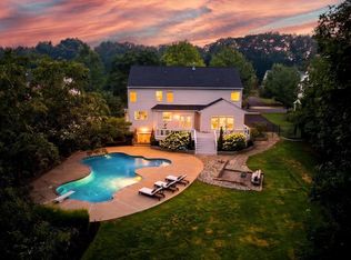 22082 Water Run Ct, Ashburn, VA 20148