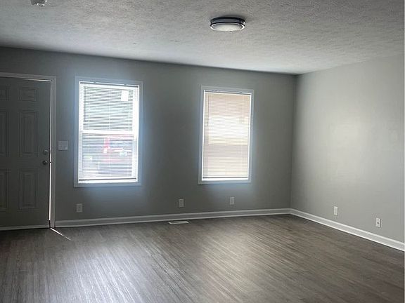 4th image of 408 Bainbridge Ct APT 8