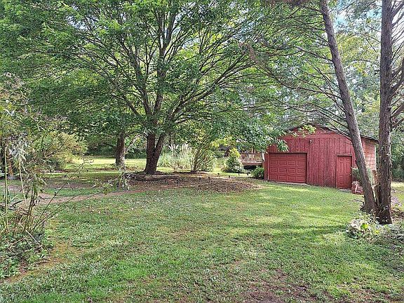 Detached Garage 