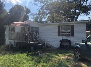 5885 Graham Farm Rd, Winston Salem, NC 27105