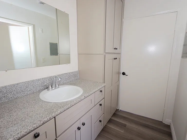 2796 Francis Ave — Photo 24