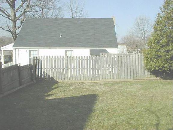 Fenced Rear Yard