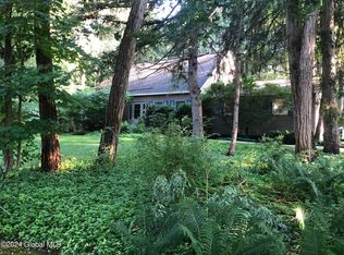 17 Northwood Dr, Malta, NY 12020