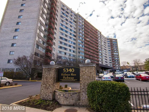 5340 Holmes Run Py Unit 901, Alexandria, VA 22304
